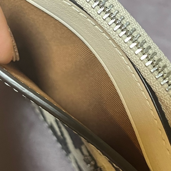 **Coach Show Only** 11am $50 Start. Card/ID case in Houndstooth - Picture 5 of 6